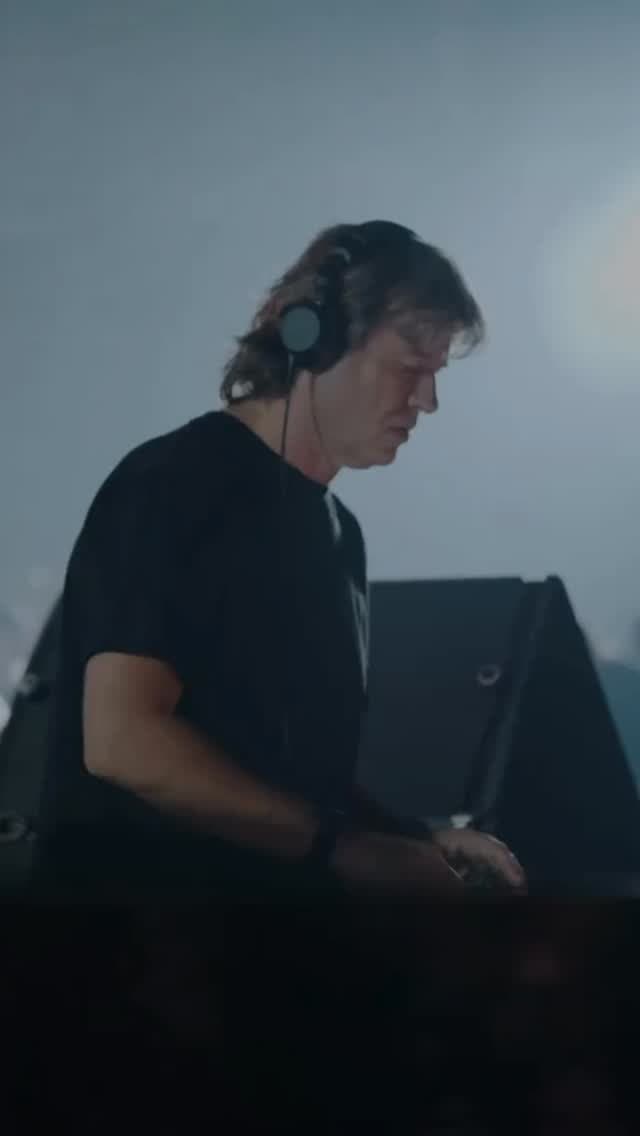 Hernan Cattaneo Open-to-Close 360° Experience