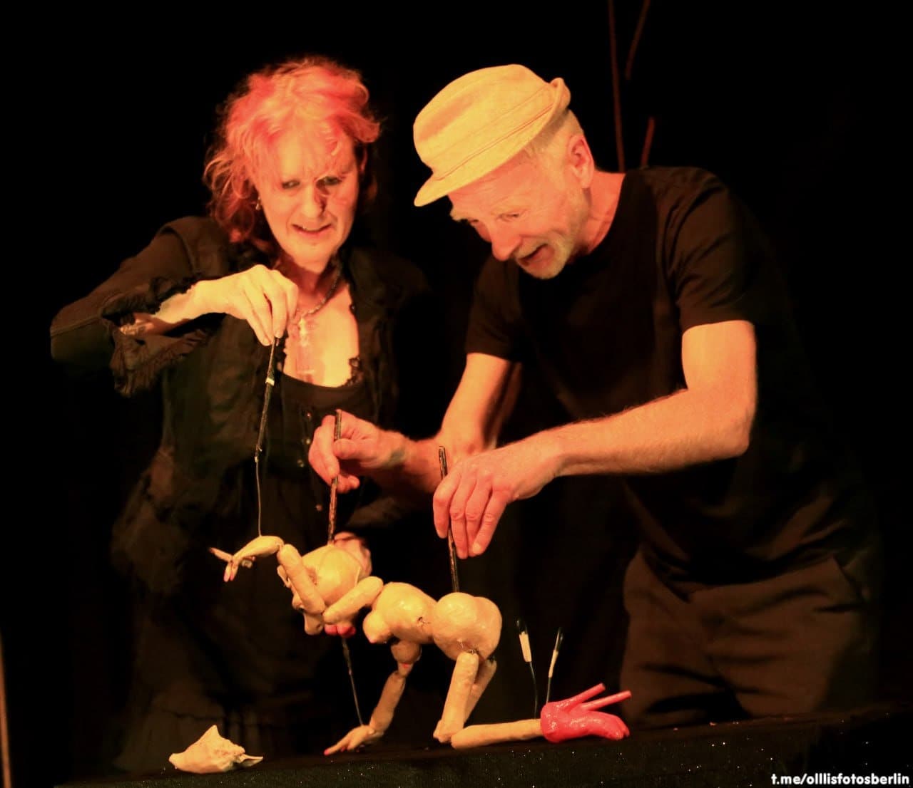 Welcome to Cabaret Puppette! Das Puppenkabarett – Abendshow