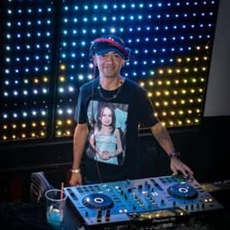 DJ Naranjo