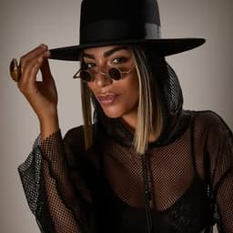 DJ Claudia Leon
