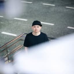島晃一